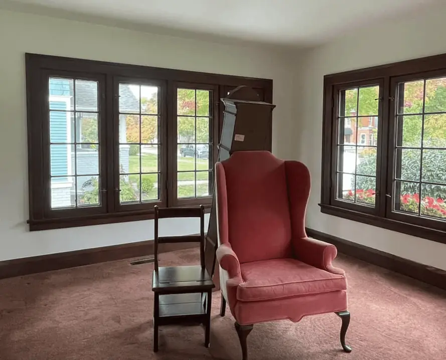 Living room with cream walls before painting